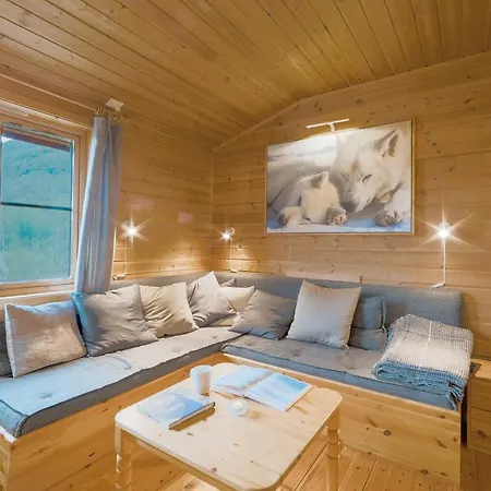 / Huskyfarm キャンプ場 Innset